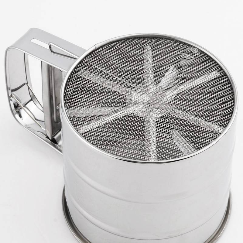 Handheld Stainless Steel Flour Sifter cb5feb1b7314637725a2e7: Silver